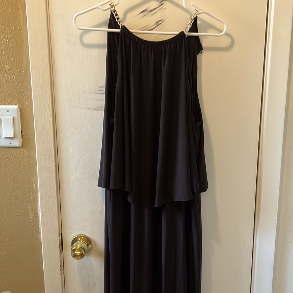 Brand is Established 1962, size 14 Womens long dress (black )
